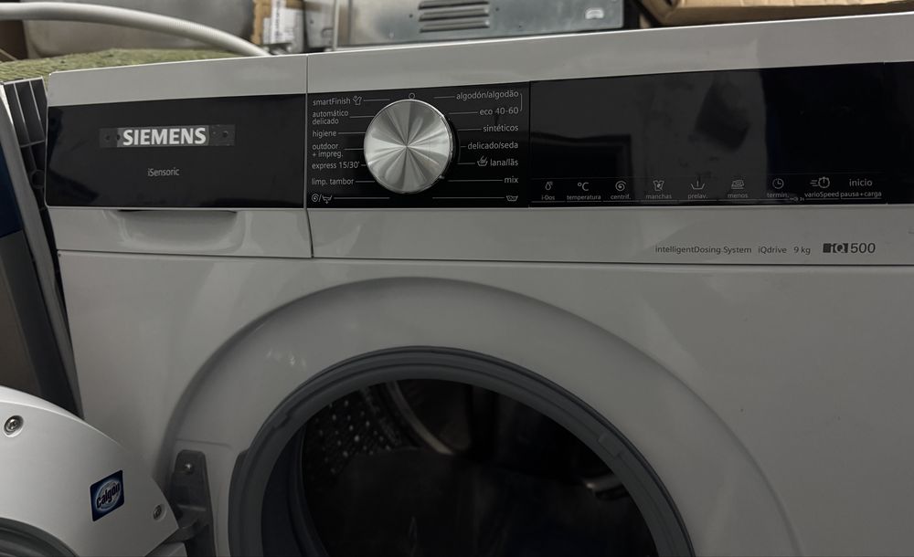 Máquina de Lavar Roupa SIEMENS I-Dos WG44G2F2EP (9 Kg - 1400 rpm