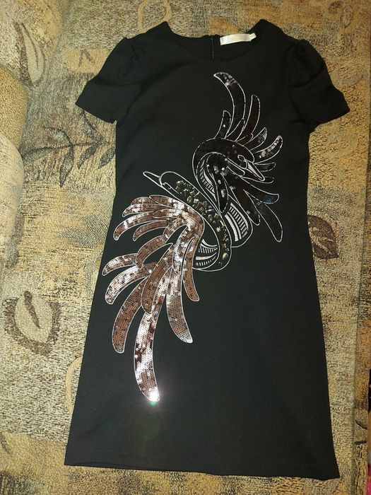 Продам красивые платья для девочки