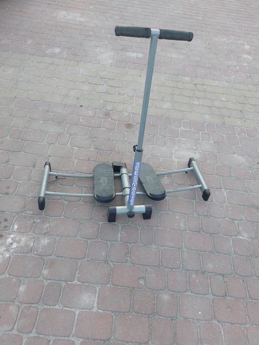 Urządzenie do ćwiczeń mięśni nóg i pośladków