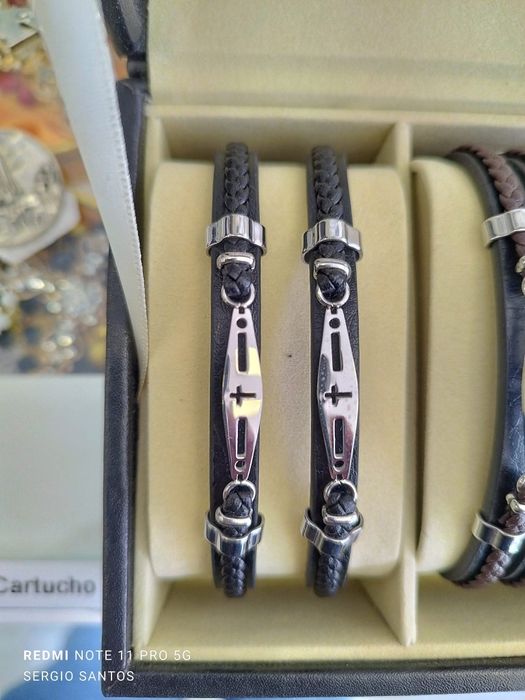 Pulseiras em pele original e aço inoxidável