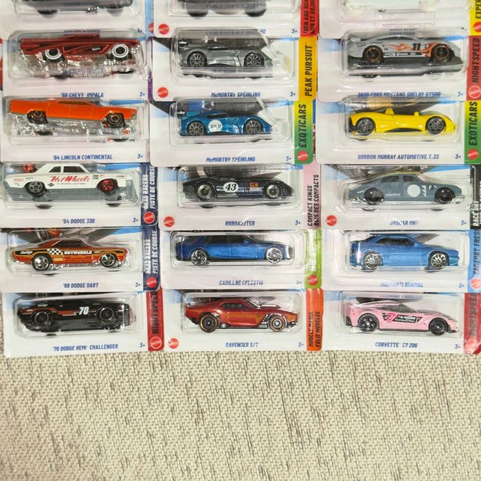 Hot Wheels Mustang + Corvette + Camaro + Defender (Selados)
