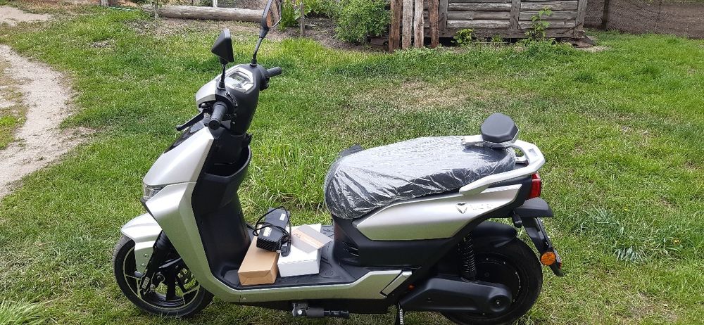 Скутер YADEA T9.