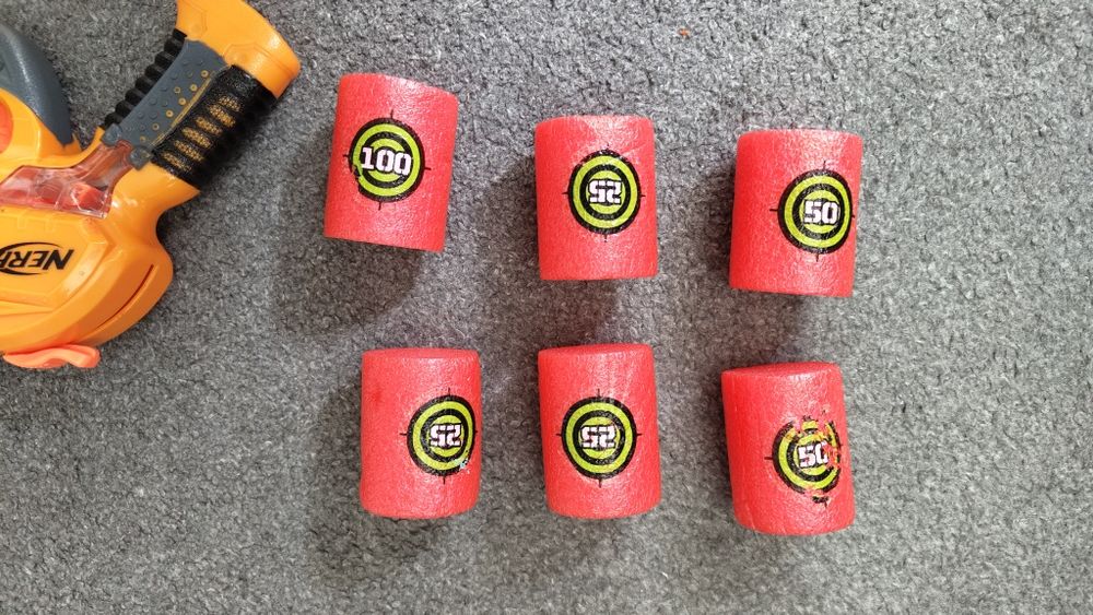 Zestaw pistoletów nerf + strzałki