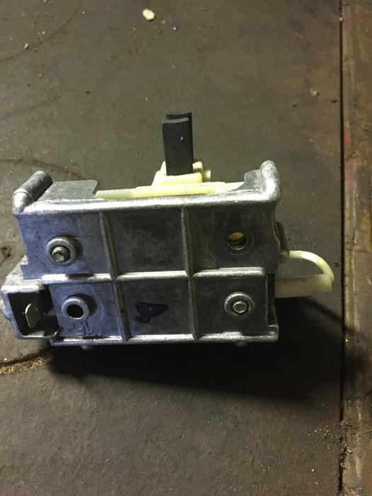 Регулятор напруги Я112В1