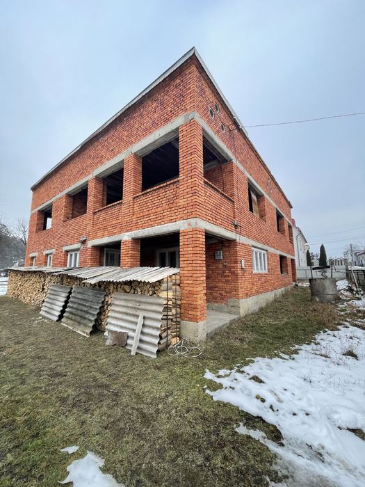 Продається будинок новобудова, перший поверх - жилий