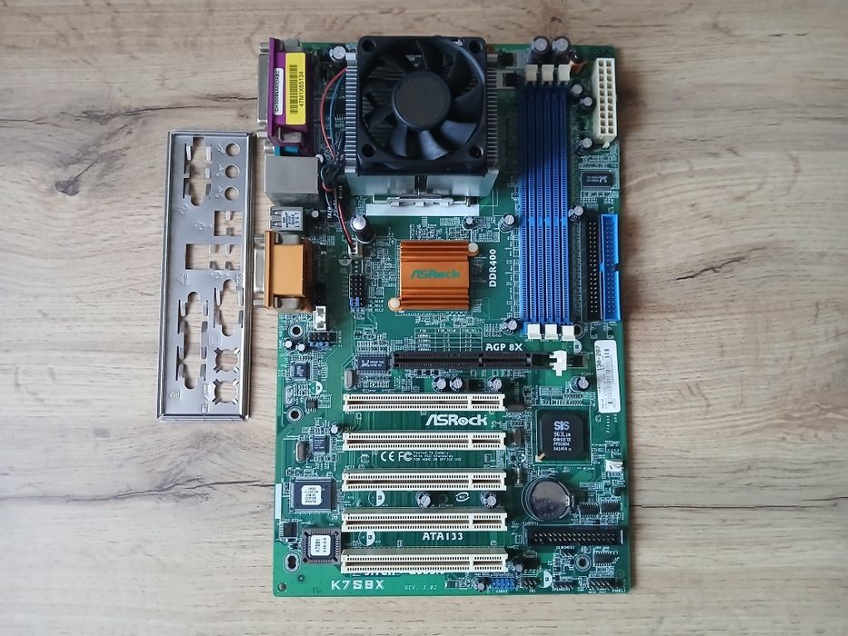 Retro płyta główna Asrock K758X S462 + procesor AMD Sempron 2500+