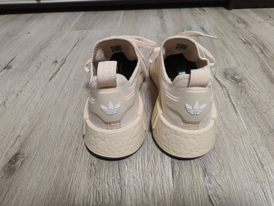 кросівки Adidas NMD_R1 р-41