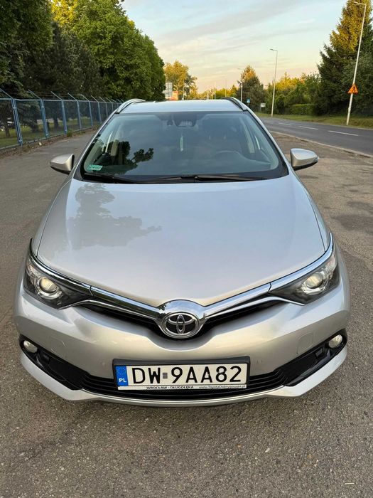 Toyota Auris II 1.6 Premium Kombi