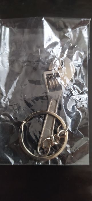 Brelok do kluczy - "klucz francuski".