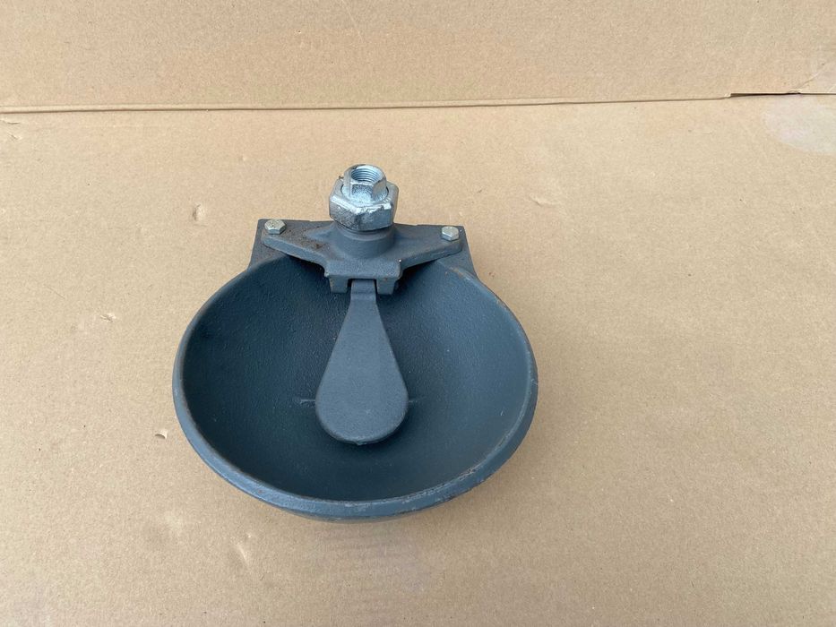 Poidła dla bydła/krów/koni poidło żeliwne miskowe  NOWE wysyłka