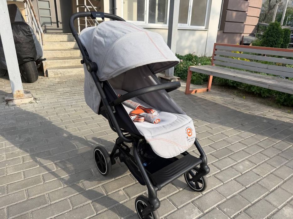 Коляска Cybex Beezy