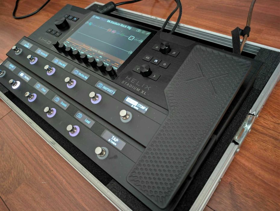 Line 6 Helix Stadium XL + Case Thomann