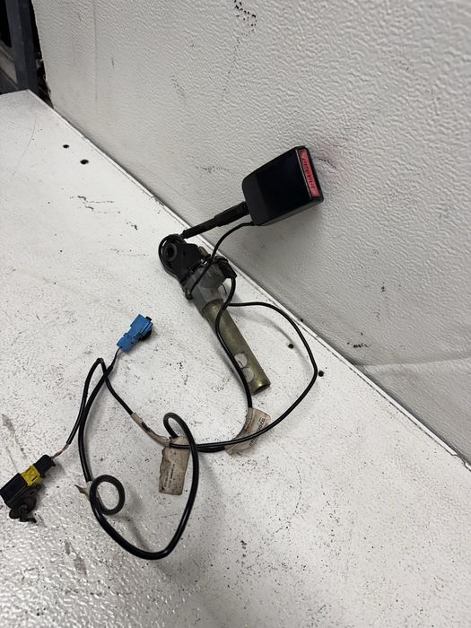 Napinacz Pasa Lewy Przód Renault Master II 98-10r