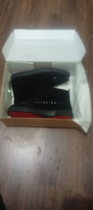 Лабутены оригинал