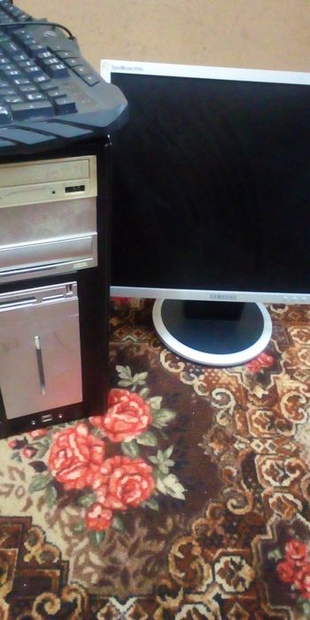 продам рабочий  компютер