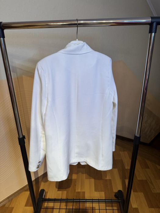 Білий жіночий піджак Італія розмір М