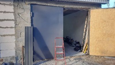 ворота гаражні брама металева 2мм в гараж 3*2,5м утеплена обшита замок