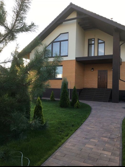 Оренда преміального будинку в Бучі, 330 м2, 14 соток, ЦОКОЛЬ, генератор, інвертор