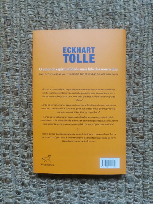 Livro "Um Novo Mundo"
