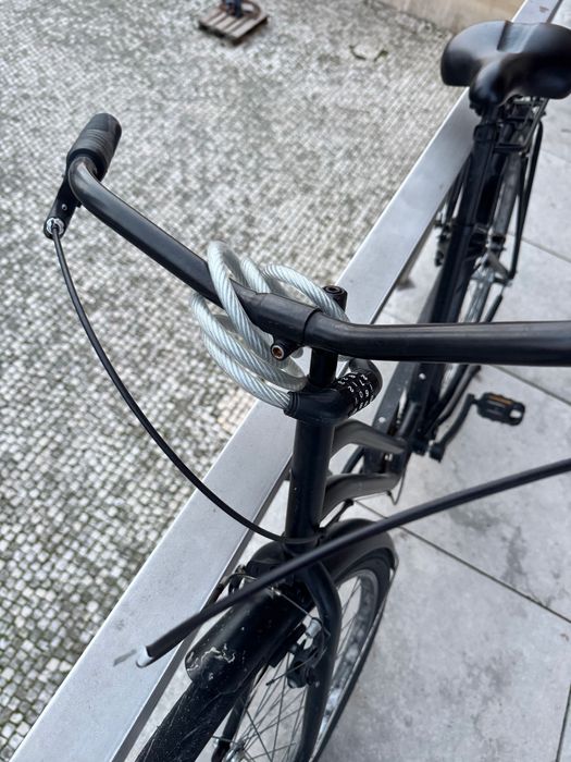 Bicicleta Decathlon Elops 100 com cadeado e luz traseira