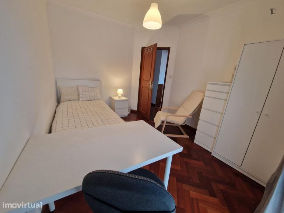 Quarto - localizado em Bonfim Porto