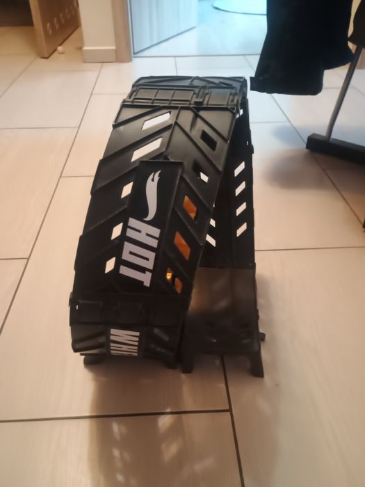 Zestaw hot wheels epicka pętla kaskaderska