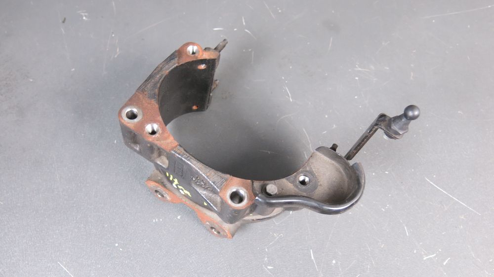 Jaguar XF X250 2.2d łapa uchwyt mocowanie filtra paliwa