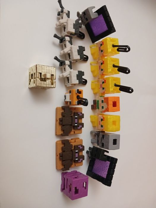 Фігурки кіндер (kinder) джой Майнкрафт, нові