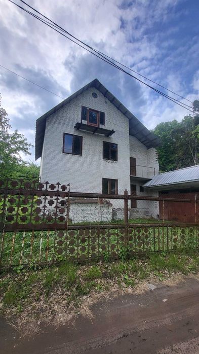 Продаж дачі біля "Emily Resort" м. Винники