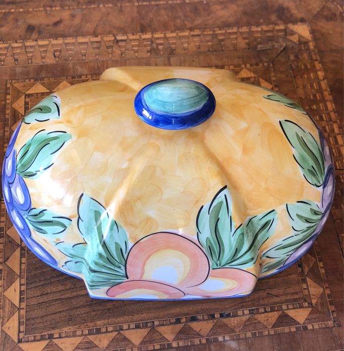 Queijeira com desenhos de fruta