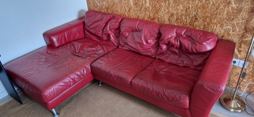 Sofá chaise long pele 3 lugares