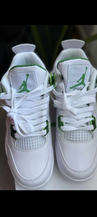 Nowe Air Jordan 4 Retro