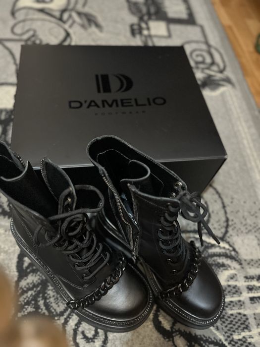 Кожаные батильйоны D’Amelio