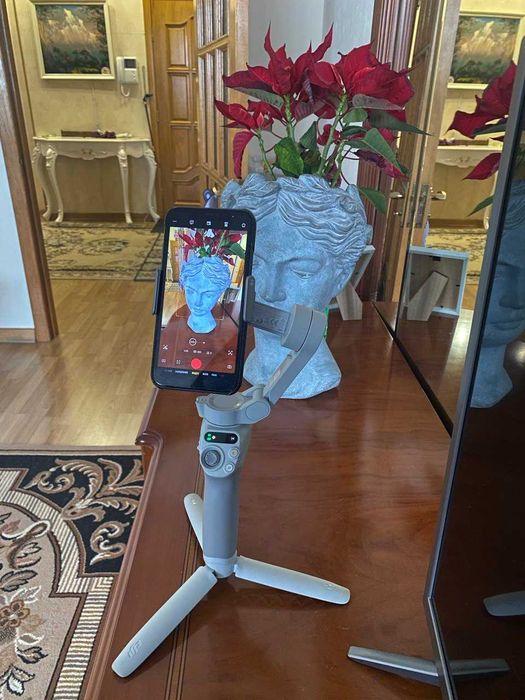 DJI osmo mobile SE steadicam стабілізатор