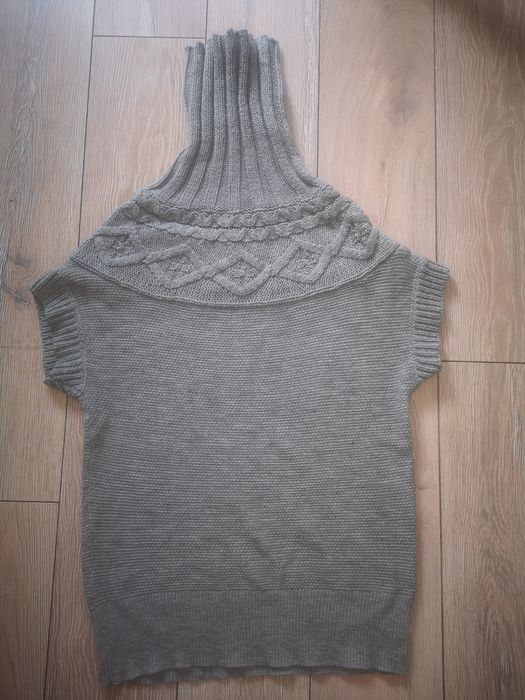 Sprzedam golf sweter bezrękawnik stradivarius rozmiar m