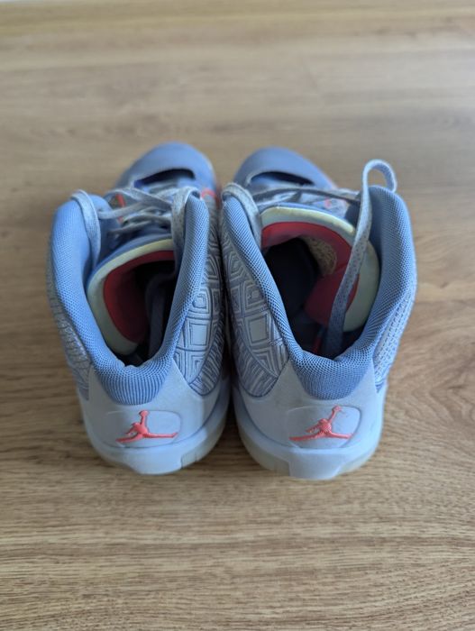 Баскетбольні кросівки Jordan 38