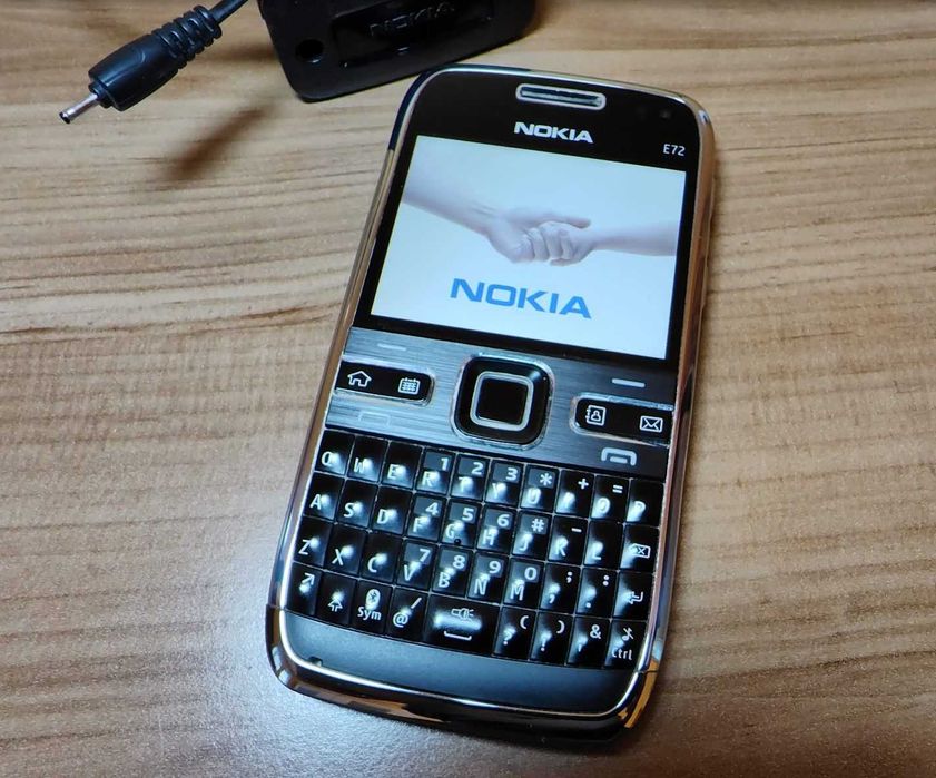 Telefon Nokia E72