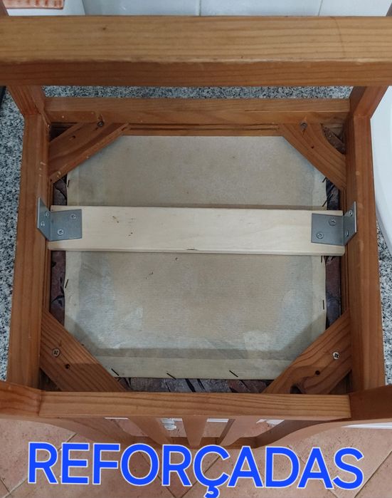 QUATRO CADEIRAS DE MESA DE JANTAR.Casa,Sala,Cozinha,Restaurante,Quarto