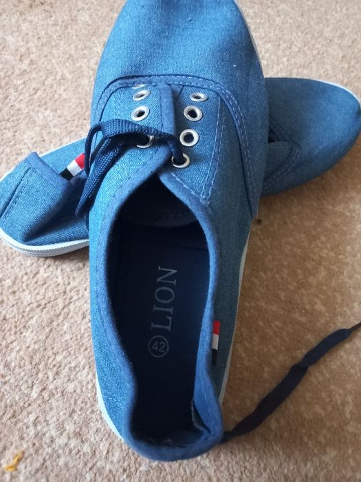 Прдам нові кеди р.40