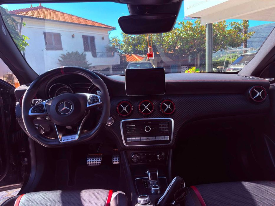 Mercedes-Benz A 45 AMG 4Matic Speedshift 7G-DCT