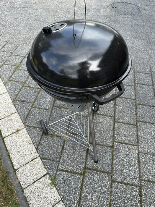 Grill węglowy okrągły