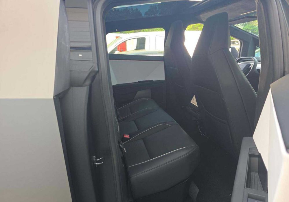 Tesla Cybertruck Cyberbeast 2024 з ПДВ