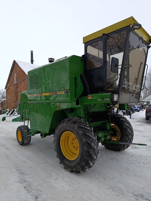 Комбайн John Deere 1042