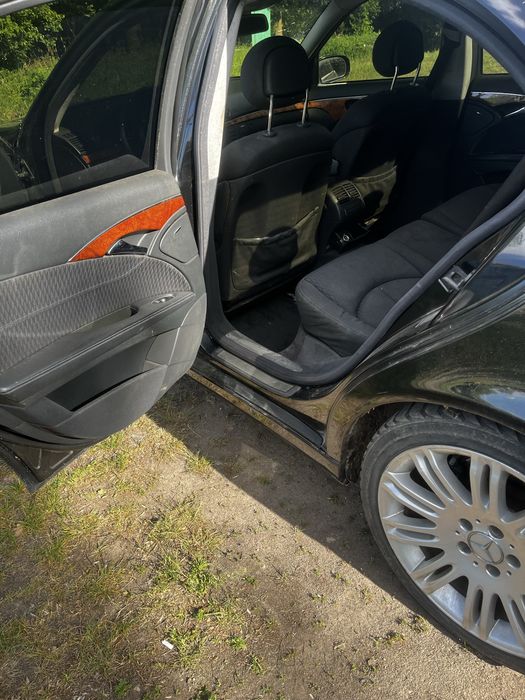 Продам мерседес 211 2.6 автомат