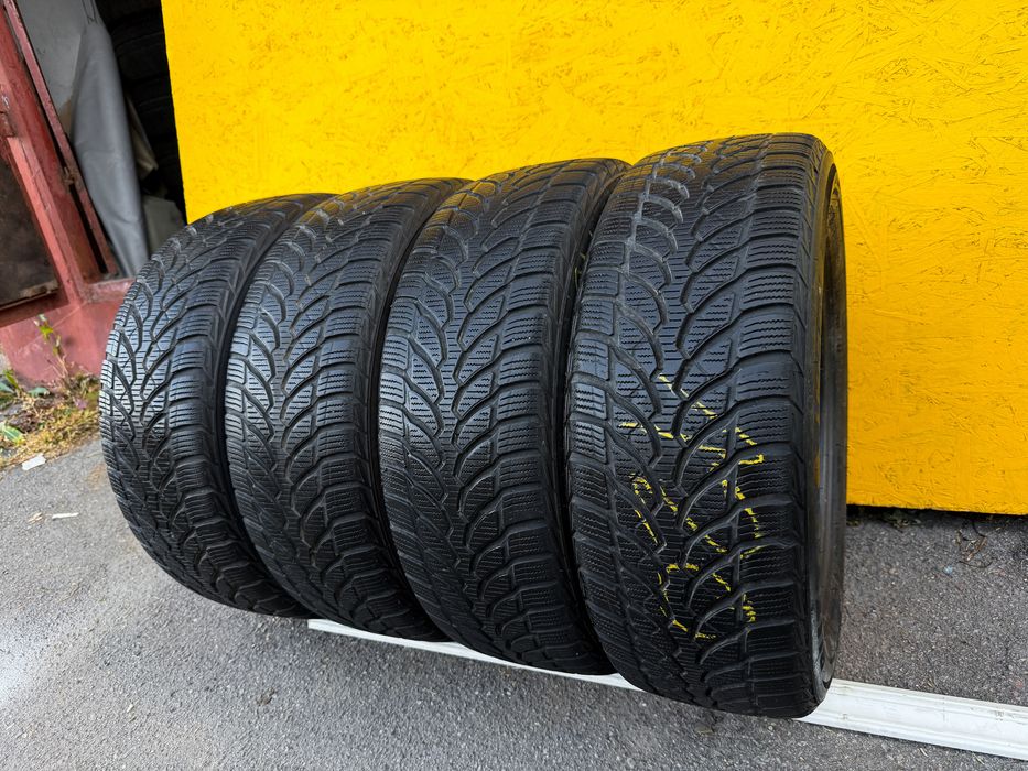 Шини Резина 205.60 R16 Bridgestone Зима