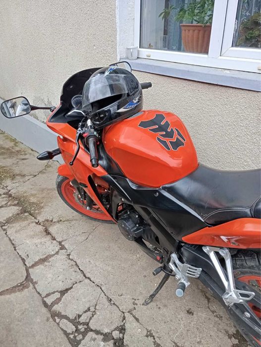 Продається терміново Viper v250 в хорошому станні є пару  покрасів. Є обмін але не на моцик.