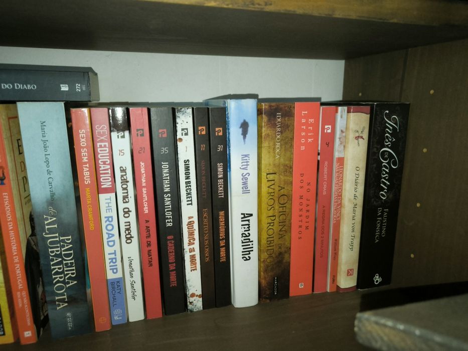 Livros Variados.