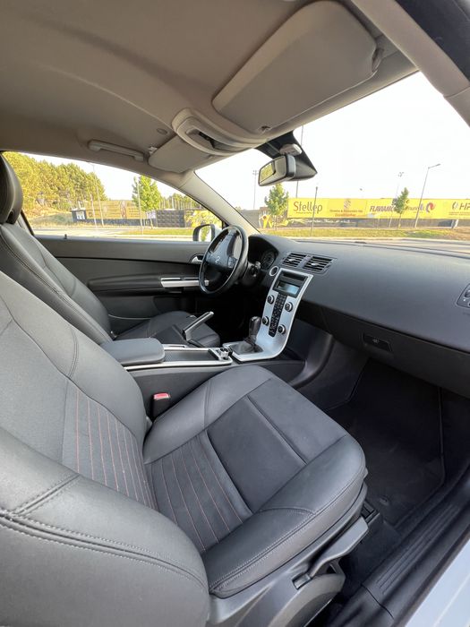 Volvo C30 1.6D Drive | 109cv | 145.648 km | Muito estimado