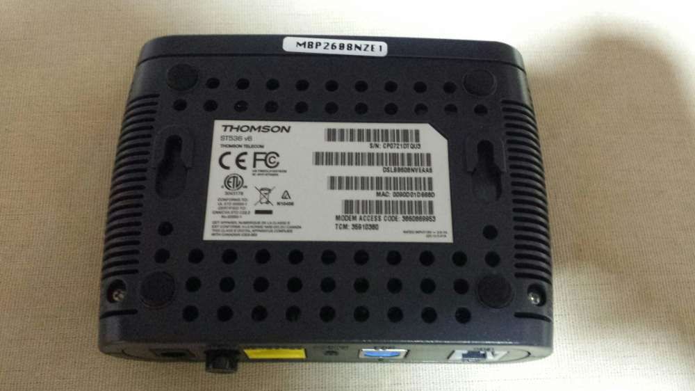 Router Thomson com cabos64585958990210122