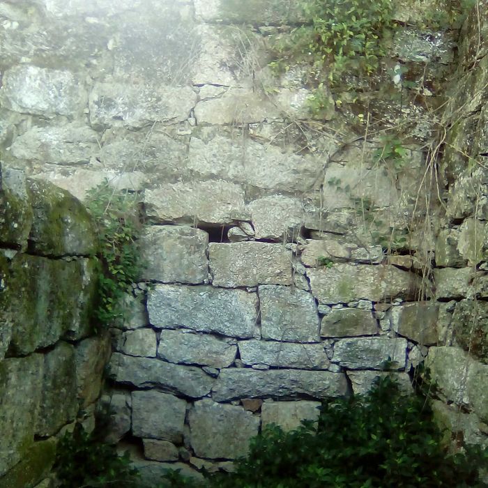 Pedra amarela antiga